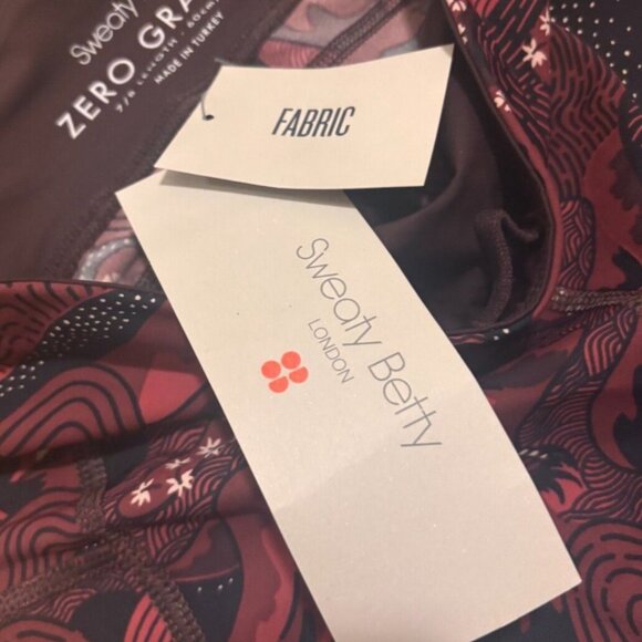 Sweaty Betty Zero Gravity 7/8 Run Leggings Red Japanese Landscape Print Sz S NWT - Picture 3 of 9